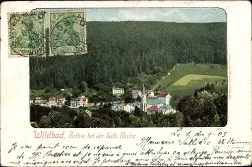 Ak Bad Wildbad im Schwarzwald, Partie bei der katholischen Kirche, Wald, Ort