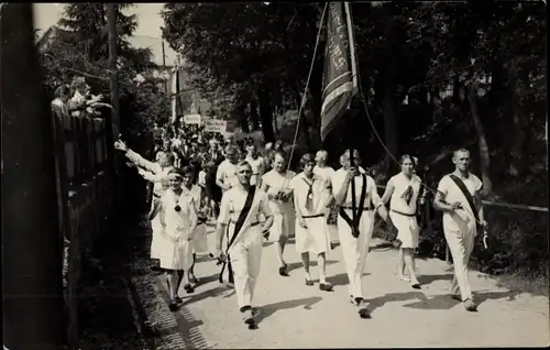 Foto Ak Pulsnitz Sachsen, Fahnenweihe 1930, Festumzug