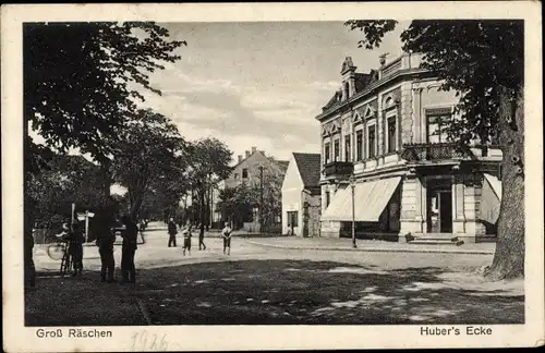 Ak Großräschen in der Niederlausitz, Huber's Ecke, Straßenpartie im Ort