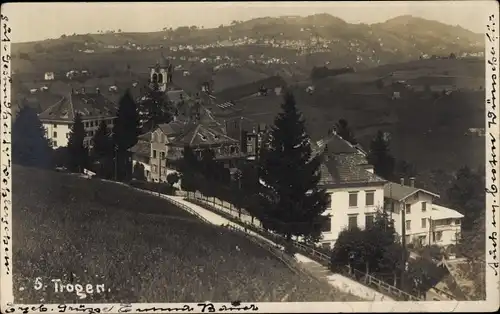 Foto Ak Trogen Kanton Appenzell Ausserrhoden, Ortsansicht, Wohnhäuser, Felder
