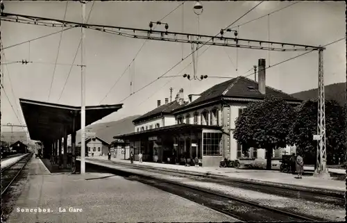 Ak Sonceboz Kanton Bern, La Gare, Bahnhof, Gleisseite