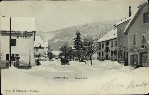 Ak Dombresson Kanton Neuenburg, Grand'Rue, Hotel, Geschäft, Winter