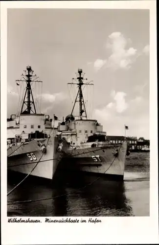 Ak Wilhelmshaven in Niedersachsen, Deutsche Kriegsschiffe im Hafen, Minensuchboote SG, ST