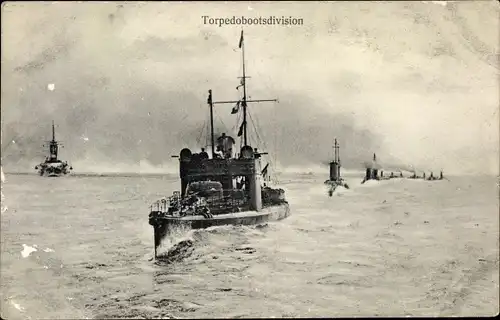 Ak Deutsche Kriegsschiffe in Kiellinie, Torpedobootsdivision, Kaiserliche Marine
