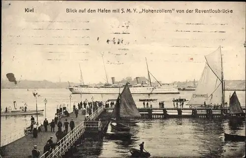 Ak Kiel in Schleswig Holstein, Blick auf Hafen und SMY Hohenzollern von der Reventloubrücke