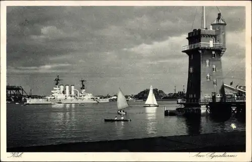 Ak Kiel Schleswig Holstein, Partie am Signalturm, Kriegsschiff, Hafen