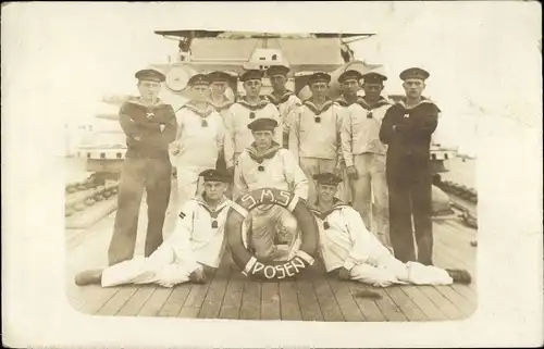 Foto Ak Deutsches Kriegsschiff, SMS Posen, Großlinienschiff, Seeleute an Deck