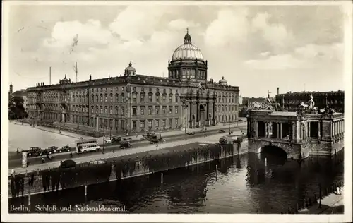 Ak Berlin Mitte, Schloss und Nationaldenkmal