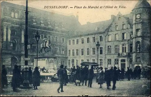 Ak Düsseldorf am Rhein, Place du Marche et l'Hotel de Ville, Marktplatz, Rathaus