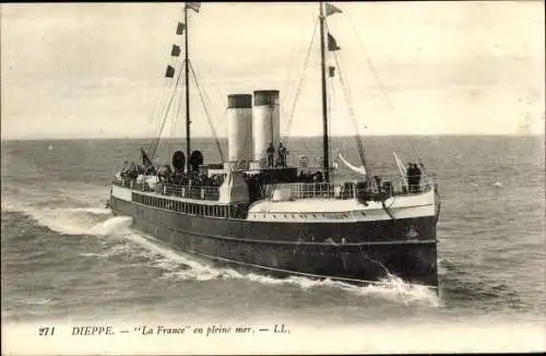 Ak Dieppe Seine Maritime, Dampfer La France en pleine mer