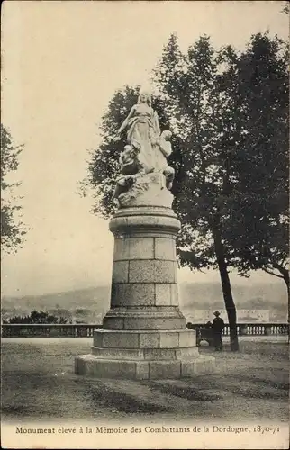 Ak Périgueux Nouvelle-Aquitaine Dordogne, Monument eleve a la Memoire des combattants de la dordogne