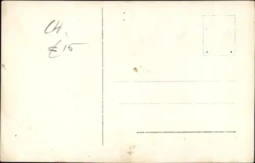 Foto Ak Schweiz, Menschengruppe vor einer Kirche