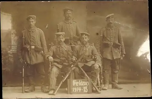 Foto Ak Deutsche Soldaten in Uniform, Feldzug 1914-15