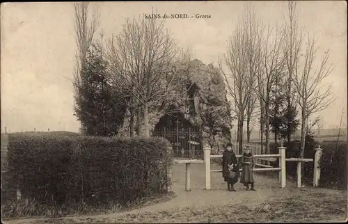 Ak Sains du Nord, Grotte