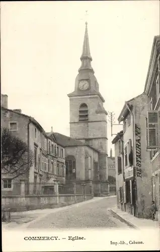 Ak Commercy Meuse, Eglise, Kirche, Straßenansicht