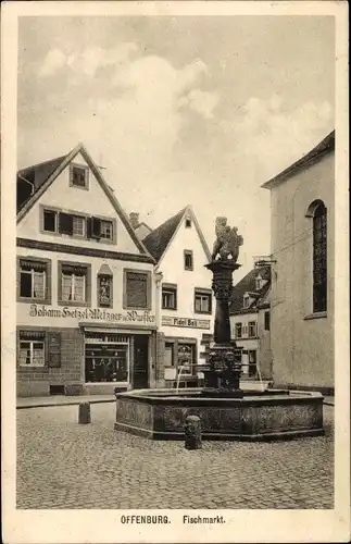 Ak Offenburg in Baden Schwarzwald, Fischmarkt, Metzgerei Johann Hetzel