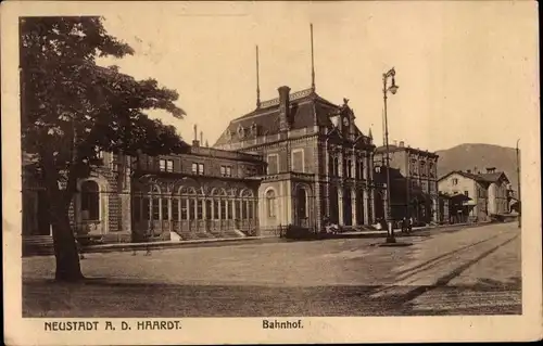 Ak Neustadt an der Haardt Neustadt an der Weinstraße, Bahnhof