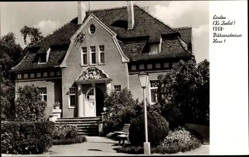 Ak Lindau Zerbst in Anhalt, FDGB Diätsanatorium Haus 1, Außenansicht, Eingang