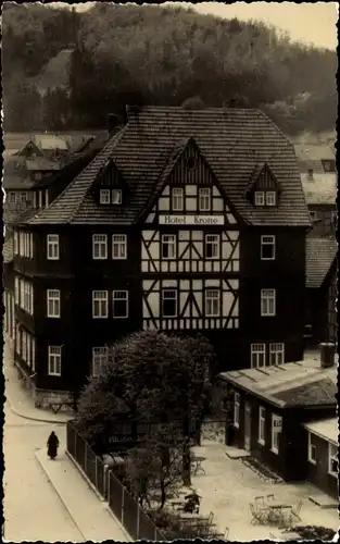 Foto Ak Brotterode Trusetal in Thüringen, Hotel Krone, Außenansicht