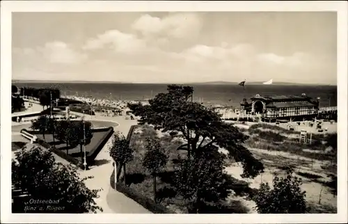 Ak Seebad Binz auf Rügen, Blick auf die Strandpromenade, Strand
