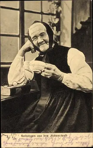 Ak Alte Frau in Volkstracht aus dem Schwarzwald