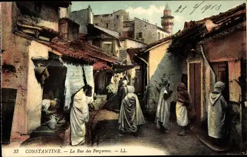 Ak Constantine Algerien, La Rue des Forgerons, Händler, Marktszene
