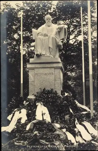 Ak München, Pettenkofer Denkmal