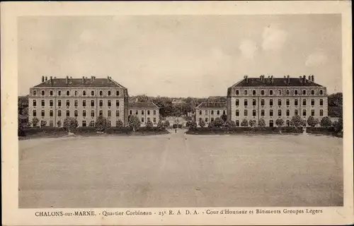 Ak Chalons sur Marne, Quartier Corbineau, Cour d'Honneur et Batiments Groupes Leges