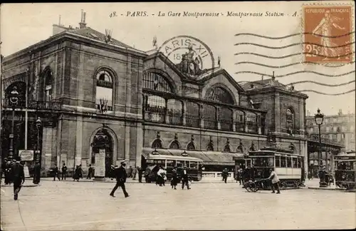 Ak Paris XV Vaugirard, La Gare Montparnosse, Bahnhof, Straßenbahnen