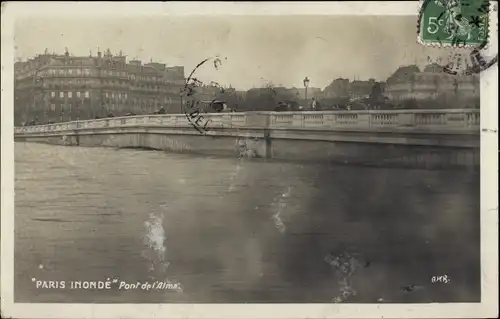 Ak Paris VIII, Paris Inonde, Pont de l'Alma, Brücke, Hochwasser