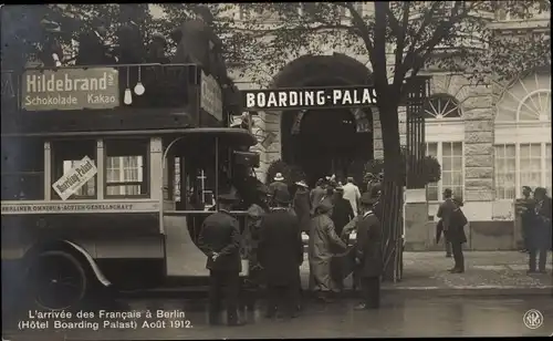 Ak Berlin, L'Arrivee des Francais a Berlin, Hotel Boarding Palast 1912, Hildebrands Schokolade
