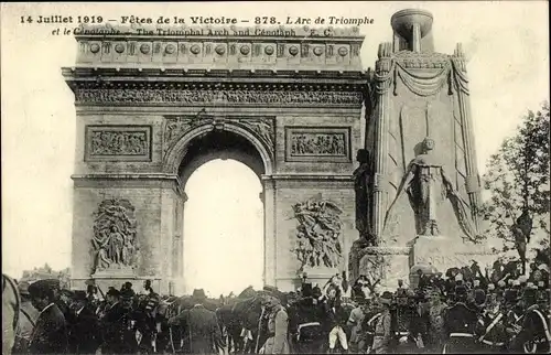 Ak Paris VIII, Arc de Triomphe et le Cenotaphe, 14 Juillet 1919, Fetes de la Victoire