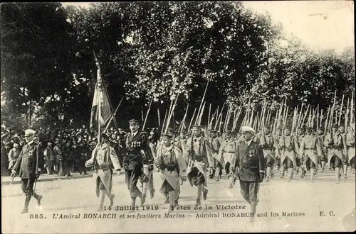 Ak Paris VIII Arrondissement Élysée, L'Amiral Ronarch et ses fusilliers Marins, 14 Juillet 1919