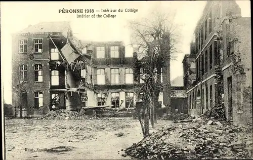 Ak Péronne Somme, 1918, Interieur du College, Schule, Ruines