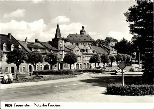 Ak Frauenstein im Erzgebirge, Platz des Friedens, Straßenszene