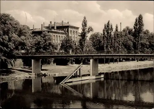 Ak Weißenfels Saale Burgenlandkreis, Blick zum Bahnhof, Brücke der DSF