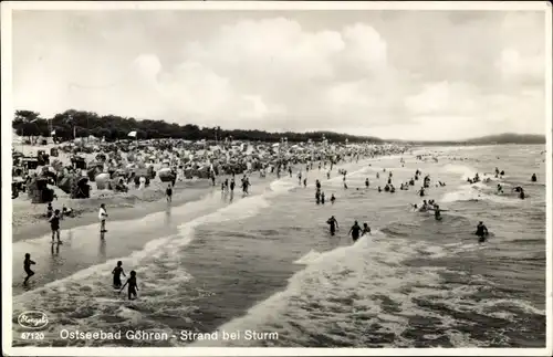 Ak Ostseebad Göhren auf Rügen, Strand bei Sturm, Strandkörbe, Badegäste