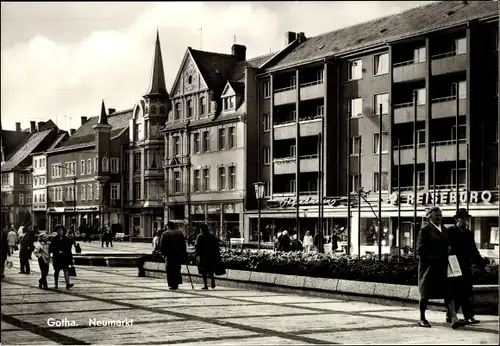 Ak Gotha in Thüringen, Neumarkt, Reisebüro, Straßenszene