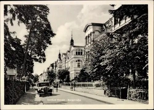 Ak Ostseebad Bansin Heringsdorf auf Usedom, Bergstraße, Straßenszene