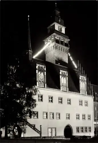 Ak Zeitz im Burgenlandkreis, Rathaus bei Nacht, Außenansicht