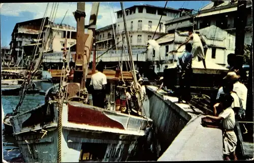 Ak Ciudad de Panama, Icing shrimp boat, public market, Hafen