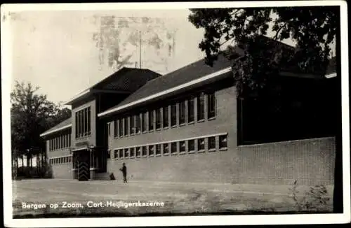 Ak Bergen op Zoom Nordbrabant Niederlande, Cort. Heijligerskazerne, Kaserne