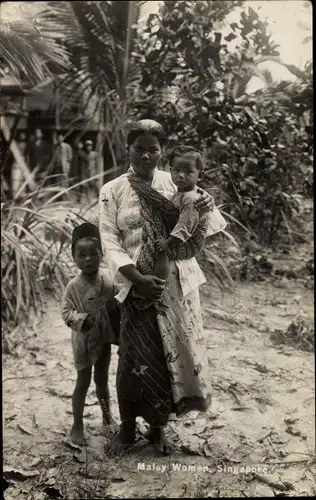 Ak Singapore Singapur, Malay Woman, Frau mit Kindern