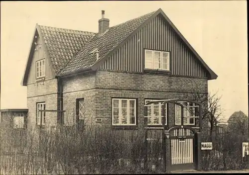 Foto Ak Backsteinhaus mit Maggi Emaille Schild ca. 1930