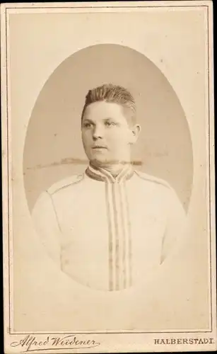 CdV Portrait von einem Mann in Uniform