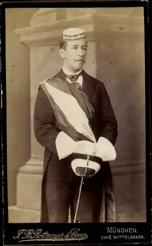 CdV Student mit Schläger, Portrait