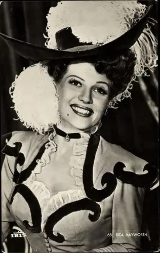Ak Schauspielerin Rita Hayworth, Portrait mit Hut