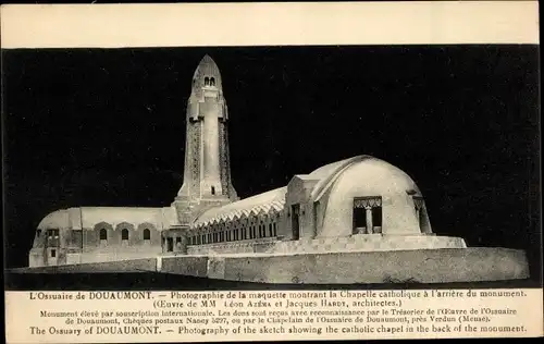 Ak Douaumont Lothringen Meuse, Ossuaire, maquette montrant, Chapelle catholique