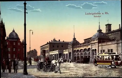 Ak Ludwigshafen am Rhein, Bahnhof, Straßenseite, Straßenbahn