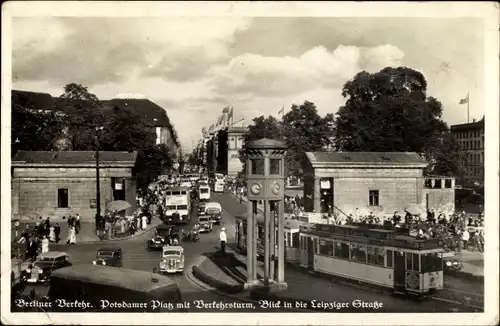 Ak Berlin Tiergarten, Potsdamer Platz mit Verkehrsturm, Blick in die Leipziger Straße, Straßenbahn